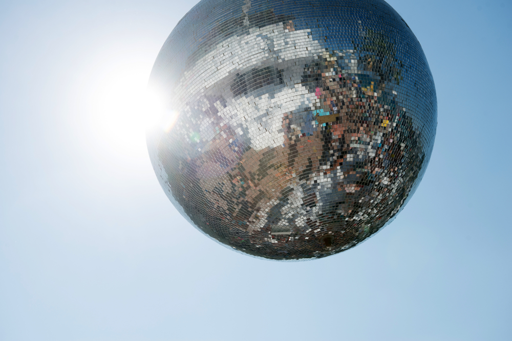 Astronomers demand disco balls